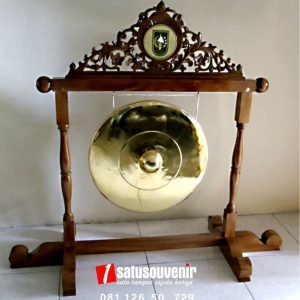 kerajinan kuningan gong kuantan senggigi