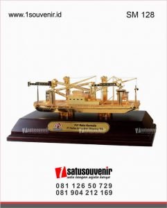 souvenir miniatur kapal FLF pt Pelita Samudera Shipping tbk