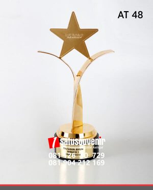 Piala Penghargaan BUMN Program BHUN Terbaik AT48