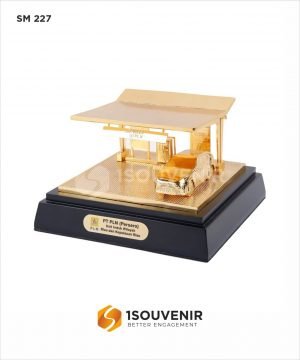 Souvenir Miniatur PLN Wilayah Riau