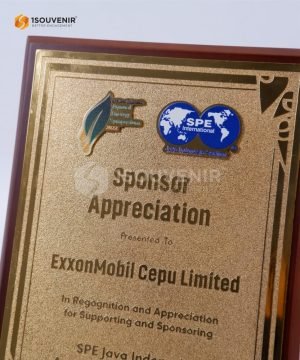 Plakat Kayu ExxonMobil Cepu Limited