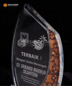 DETAIL_PA276 Plakat Akrilik Anugerah Usaha Terbaik 2022