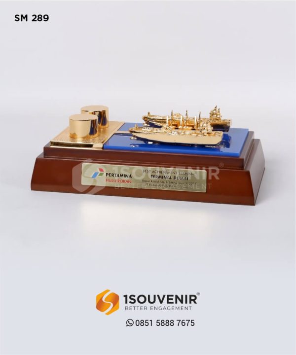 SM289 Souvenir Miniatur Terminal LNG Dumai