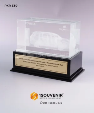 Plakat Kristal Mobil Listrik C...