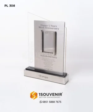 Plakat Logam Happy 5 Years Wor...