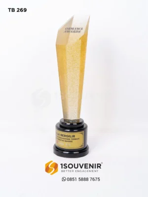 Piala Bergilir Penghargaan Orm...