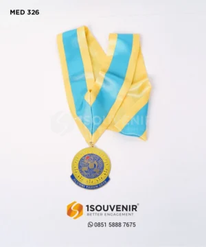 Medali Alumni Universitas Airl...