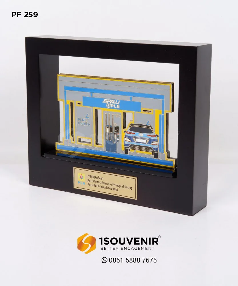 Plakat Frame Kayu Cendera Mata SPKLU PT PLN UP3 Cikarang 1 PF259-Plakat-Frame-Kayu-SPKLU-UP3-Cikarang