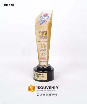 Piala Penghargaan Juara Lomba ...