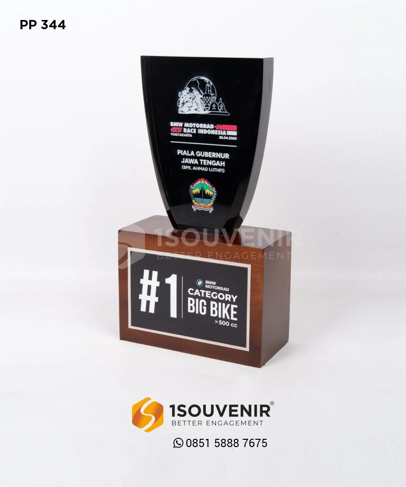 Piala Penghargaan Category Big Bike BMW Motorrad GS Race Indonesia 1 PP344 Piala Penghargaan Category Big Bike