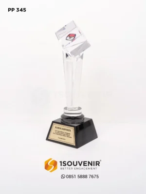 Piala Penghargaan Karya Adinat...