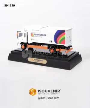 Miniatur Truck Cendera Mata Pu...