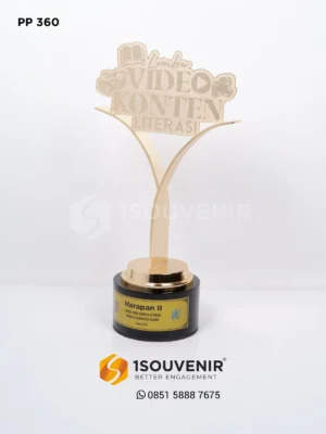 Piala Penghargaan Lomba Video ...