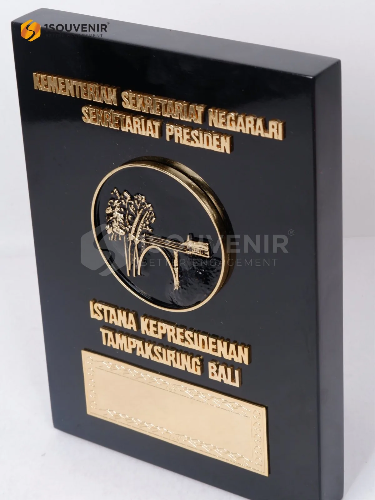 Plakat Kayu Istana Kepresidenan Tampaksiring Kementerian Sekretariat Negara RI 2 DETAIL-PK595 Plakat Kayu Istana Kepresidenan Tampaksiring