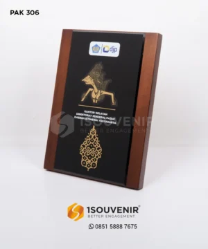 1souvenir® - Better Engagement 12 Kayu Akrilik Cendera Mata Kant...