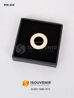Pin Logam Brighton