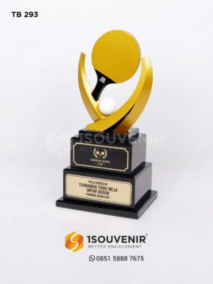 Piala Bergilir Turnamen Tenis ...