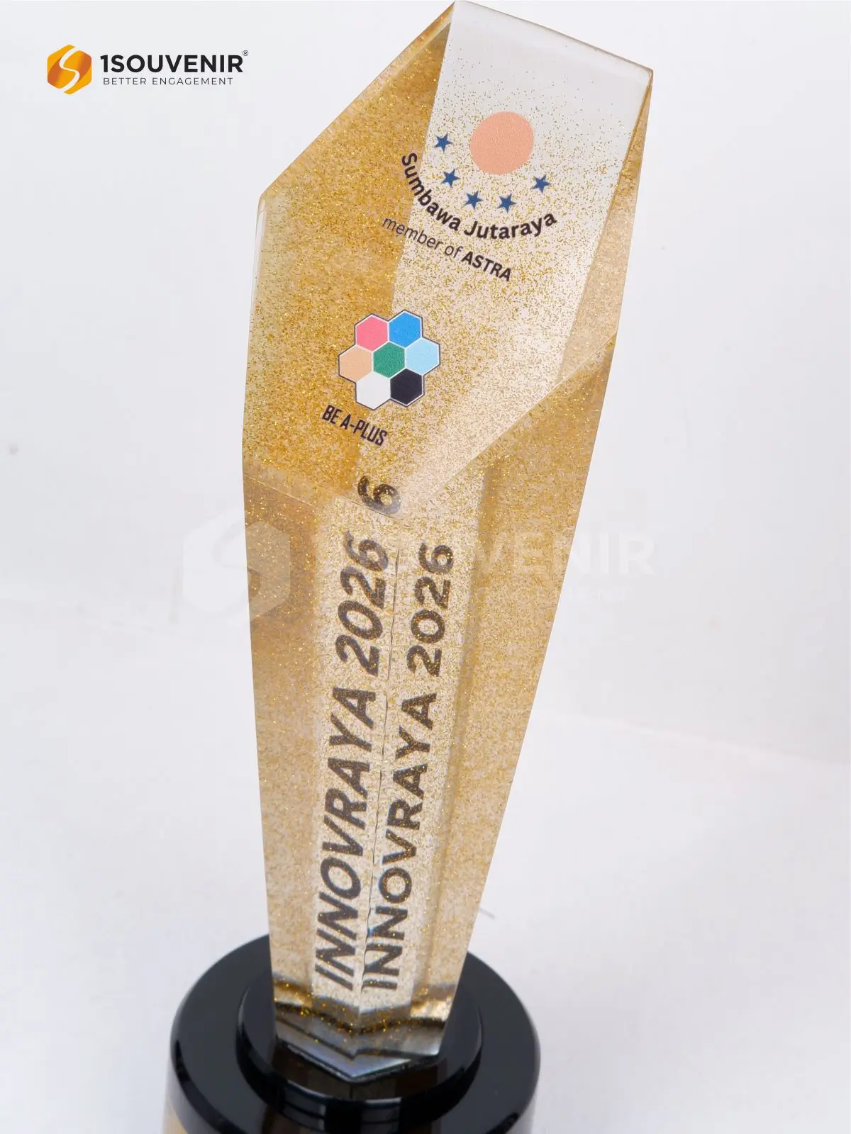Piala Penghargaan Innovraya 2026 Juara Quality Control Project 2 DETAIL-PP378 Piala Penghargaan Innovraya 2026