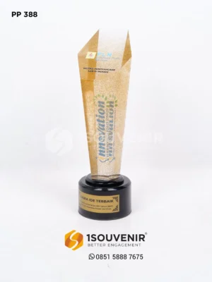 Piala Penghargaan Ide Terbaik ...