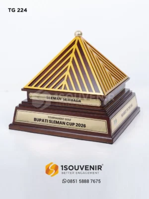 Piala Turnamen Golf Bupati Sle...
