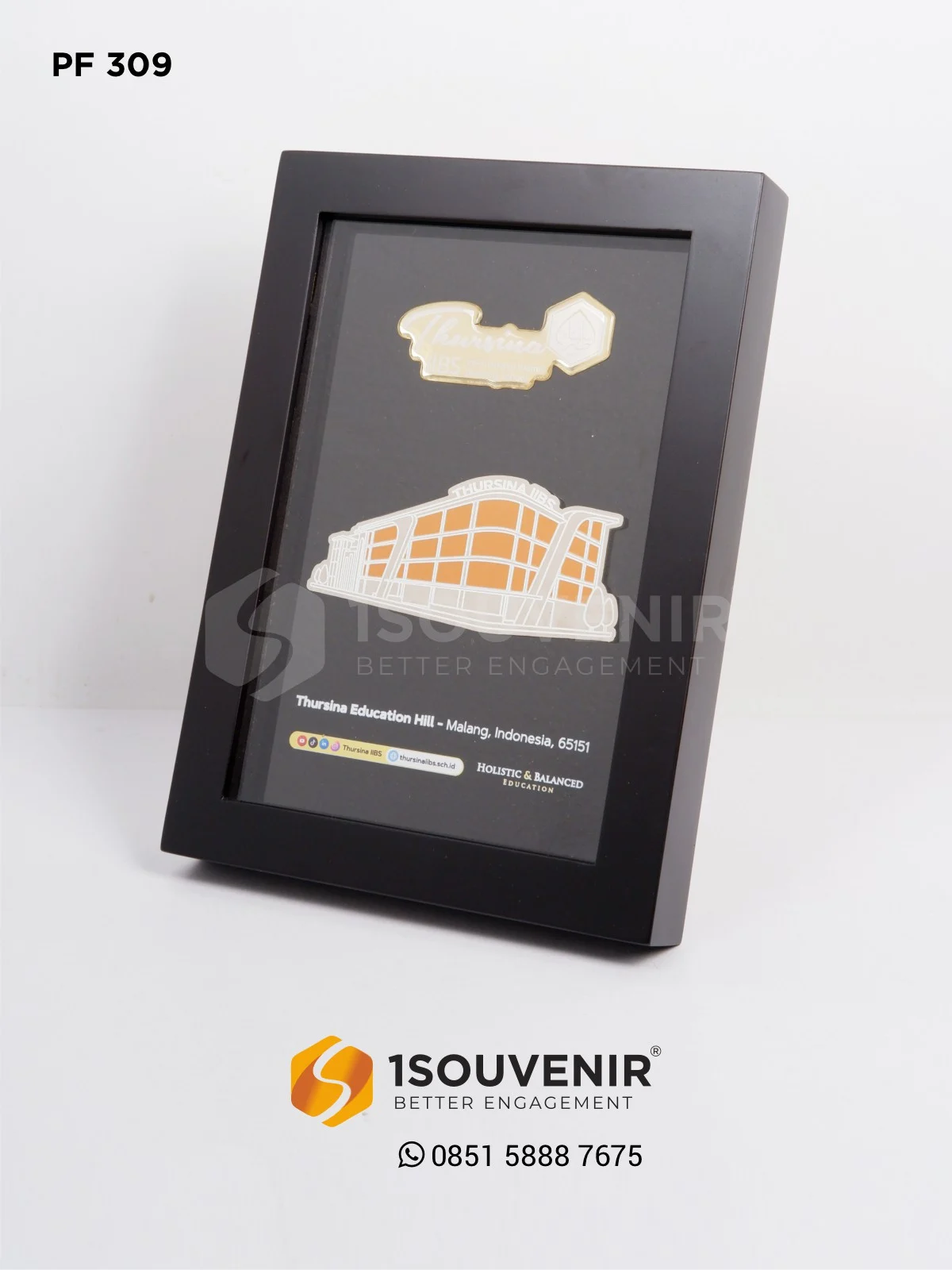 Plakat Frame Thursina Education Hill 1 PF309 Plakat Frame Thursina Education Hill